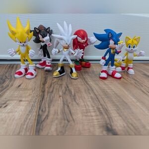 Sonic the Hedgehog Figures- Sonic, Shadow, Knuckles, Tails, Silver, Super Sonic